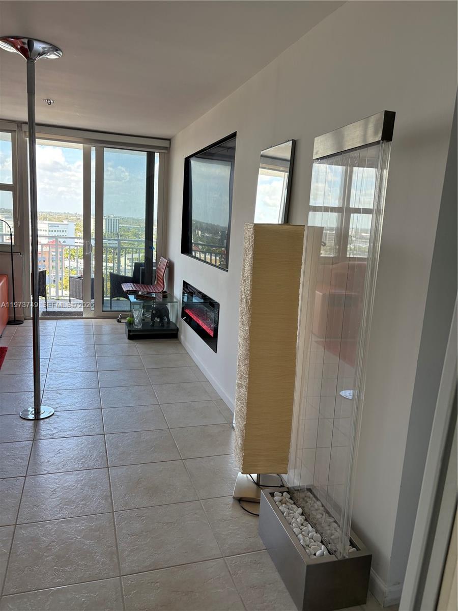 BAYVIEW TOWERS CONDO SOUT - Residential