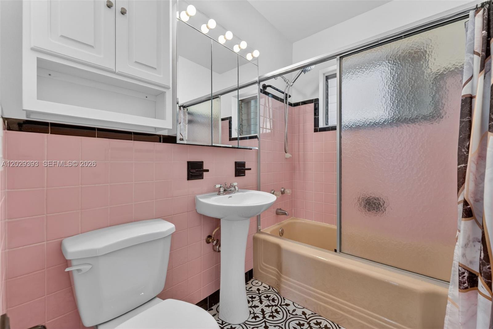 GARDEN ACRES - Residential