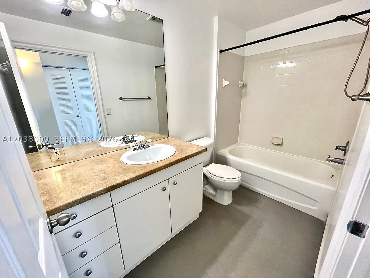 REGENT PARK CONDO - Residential