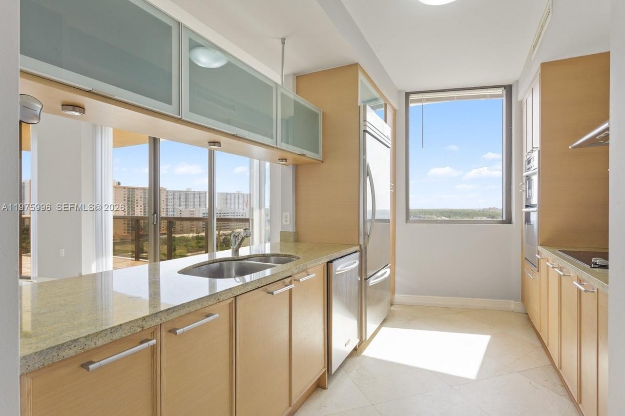 SAYAN CONDO - Residential