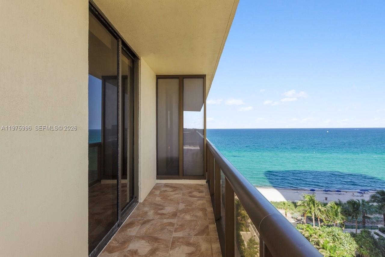 SAYAN CONDO - Residential
