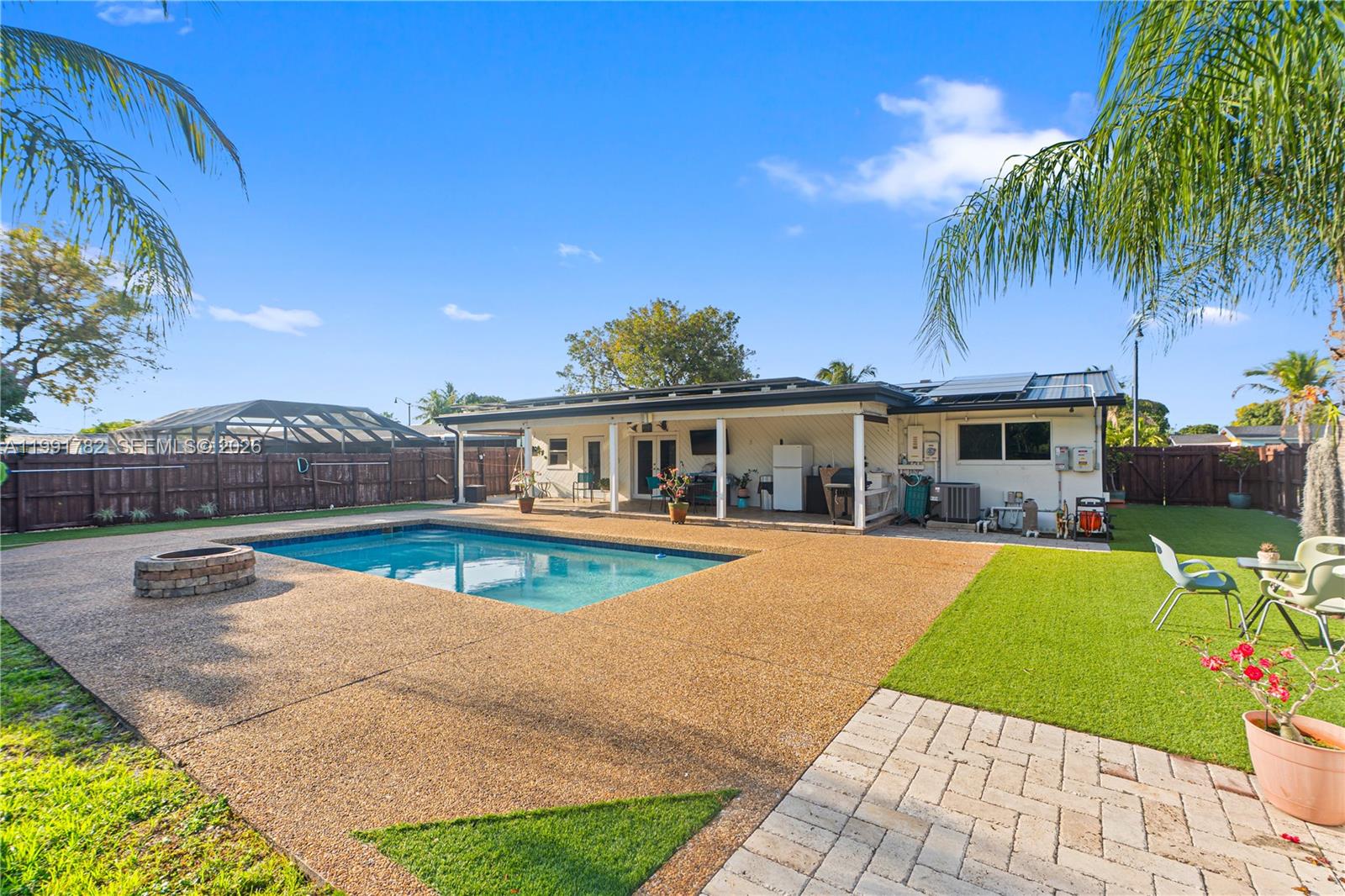 POMPANO GOLF ESTATES 1ST - Residential