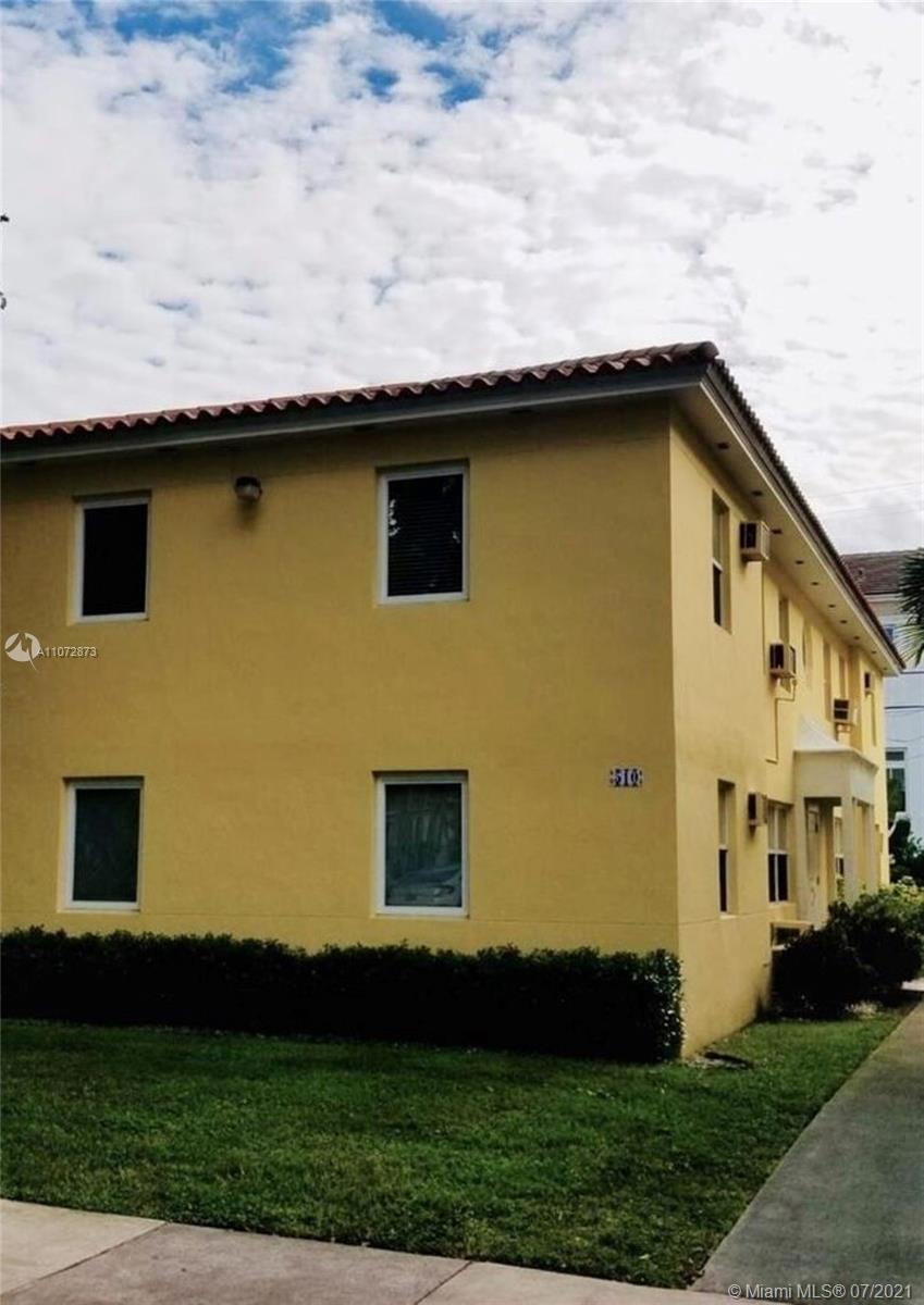 2 Bedroom/1 bath Apartment, spacious layout with separate Living and Dining rooms. Fantastic central Coral Gables location, short walk to shops and restaurants on Miracle Mile. One block from Coral Gables Youth Center and Public Library. Enjoy all that Coral Gables has to offer in this lovely apartment. Washer/Dryer on Location, picnic area, and free parking. Don't miss an opportunity to live in this very safe and desirable area.