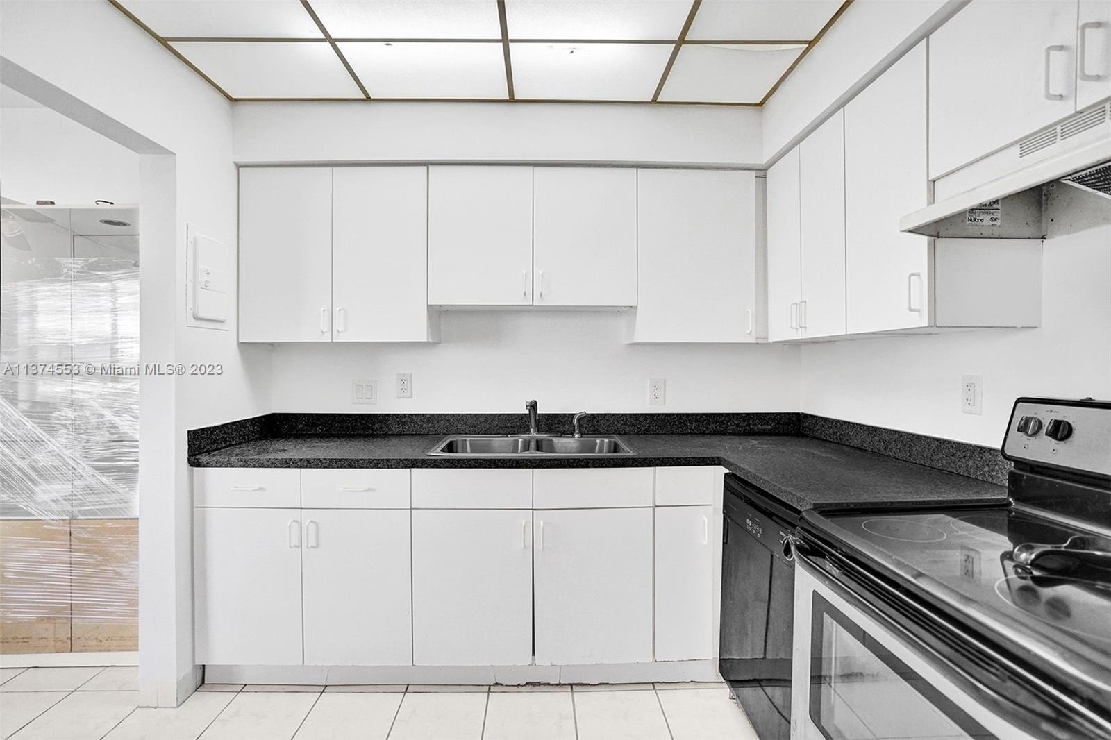 SUNLAND GARDEN APARTMENTS - Residential Lease