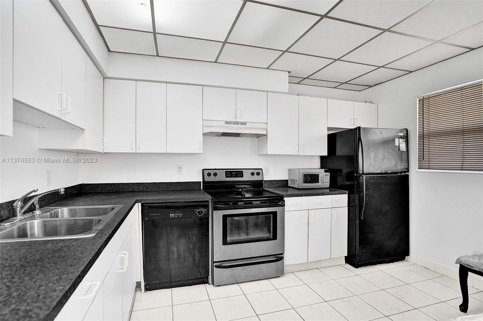 SUNLAND GARDEN APARTMENTS - Residential Lease
