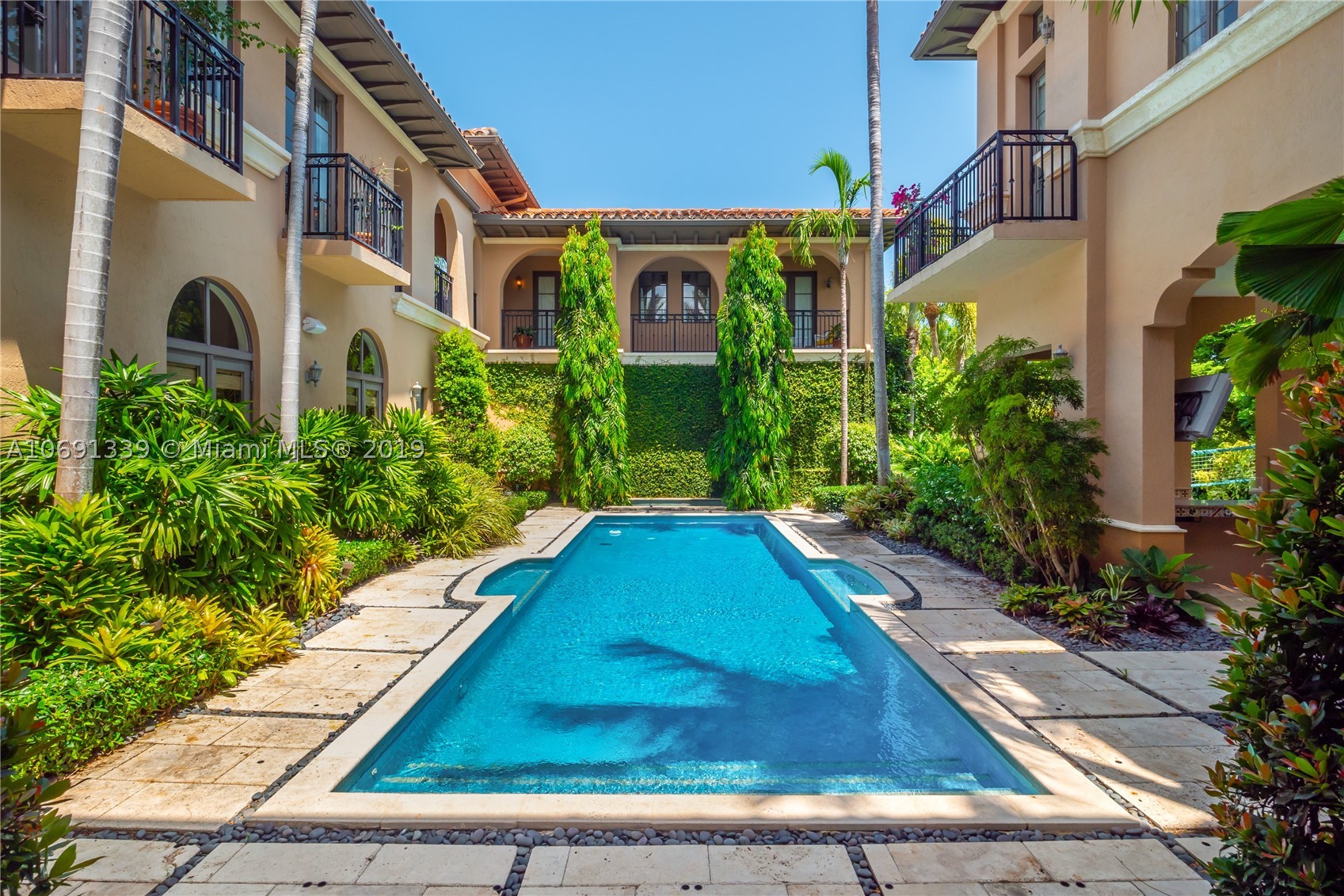 CAPE FLORIDA - Residential