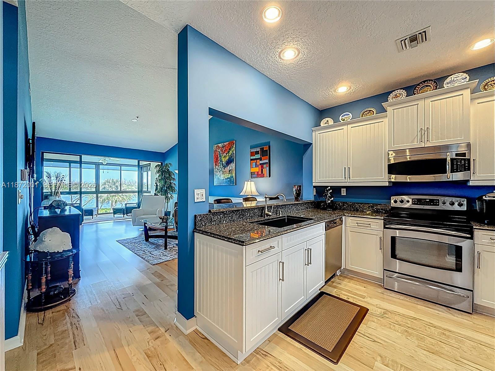 HANSONS LANDING CONDO - Residential