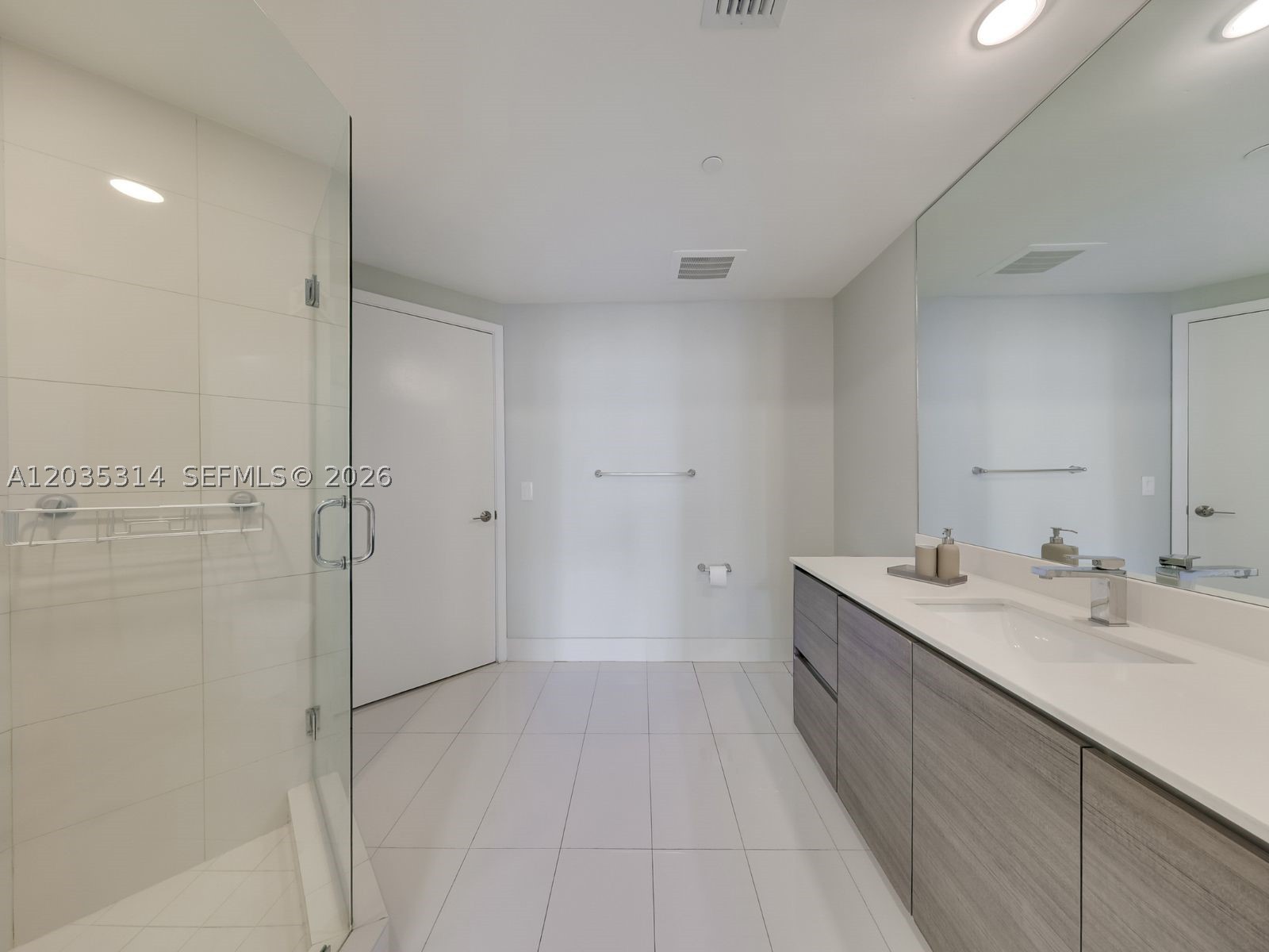 1100 MILLECENTO RESIDENCE - Residential Lease
