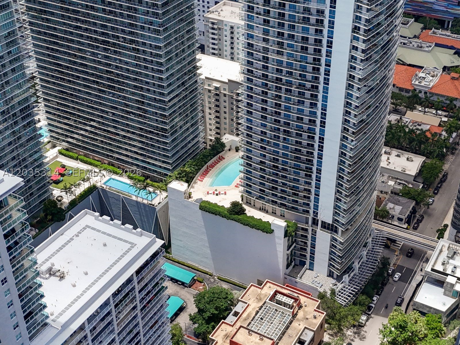 1100 MILLECENTO RESIDENCE - Residential Lease