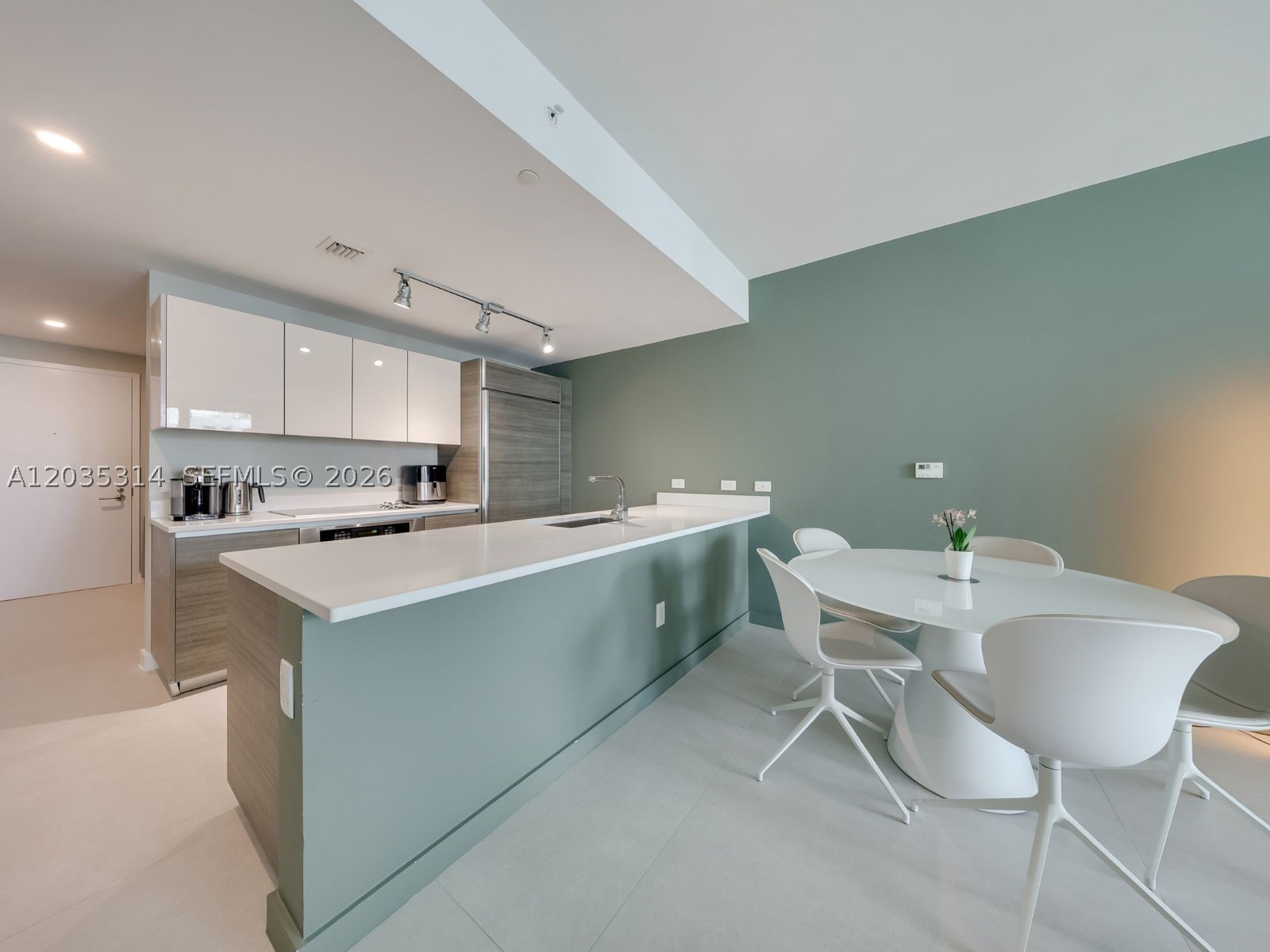 1100 MILLECENTO RESIDENCE - Residential Lease