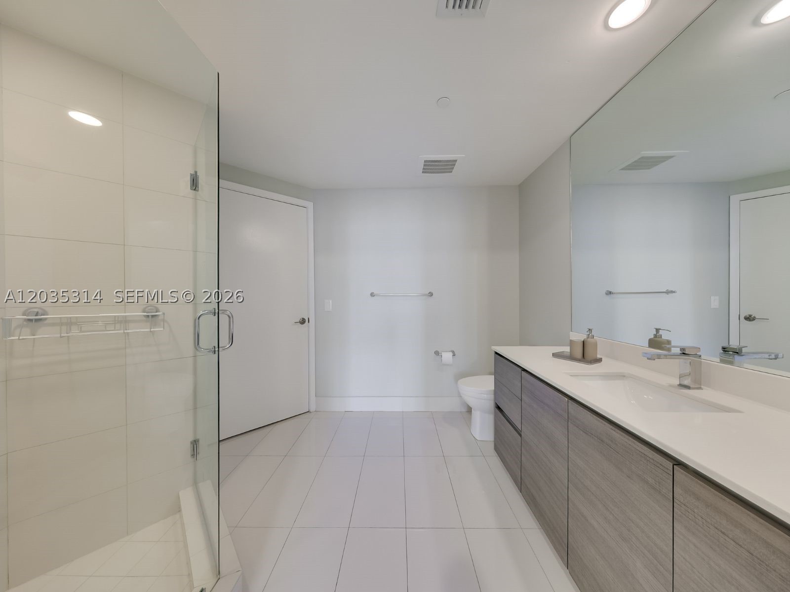 1100 MILLECENTO RESIDENCE - Residential Lease