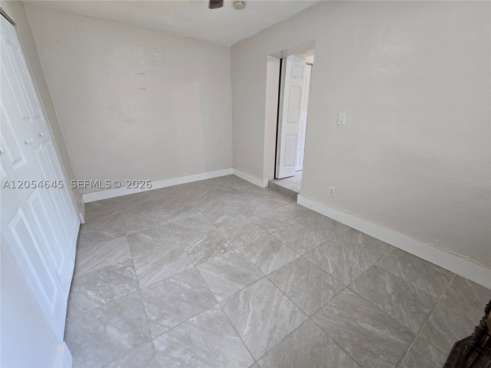 BISCAYNE SHORES CORR PLAT - Residential Lease