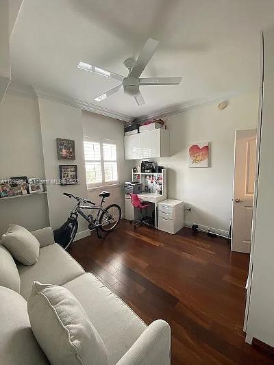 VILLA ALHAMBRA CONDO - Residential