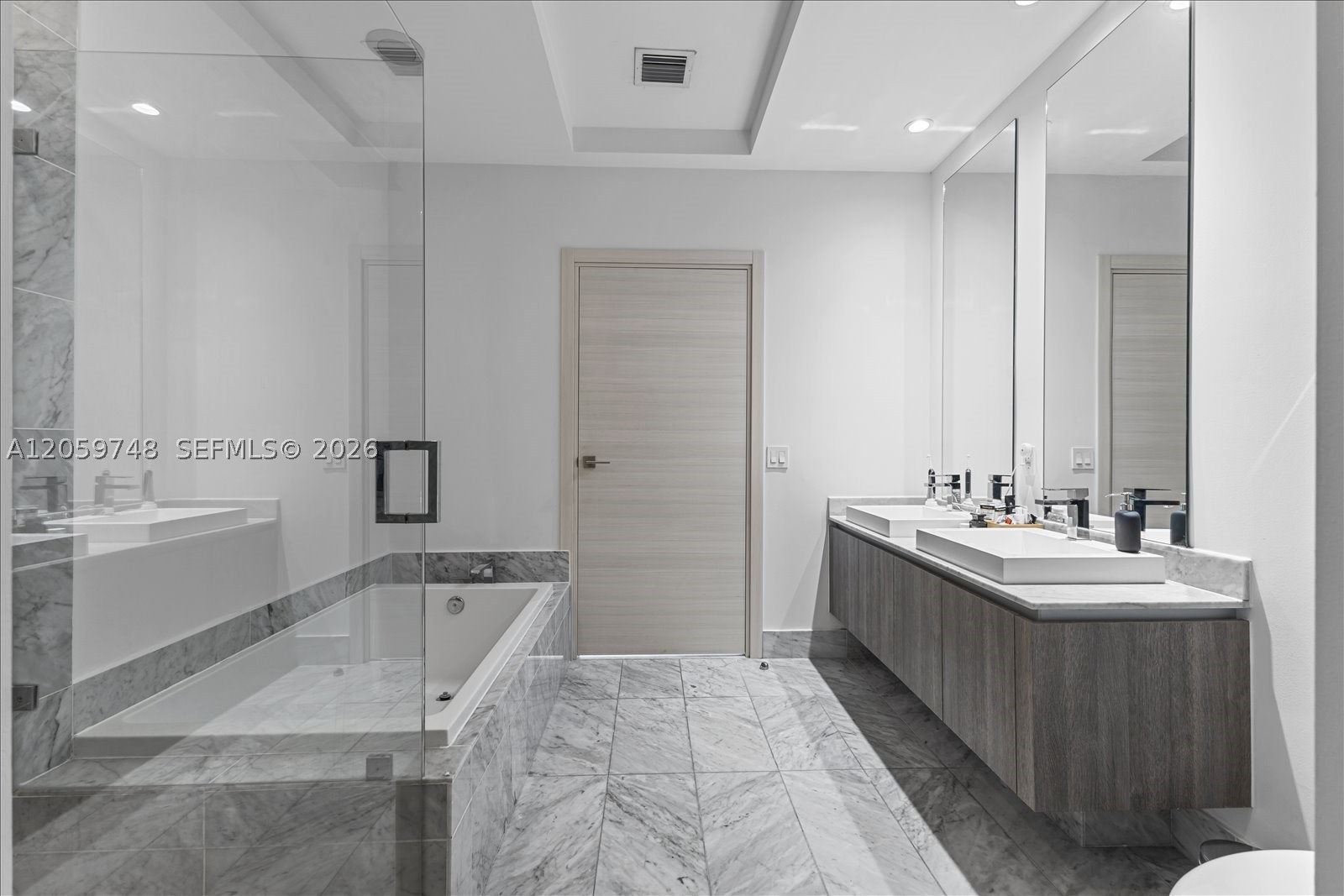 801 SMA RESIDENCES CONDO - Residential