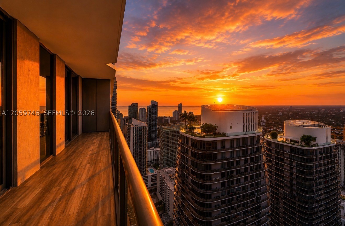 801 SMA RESIDENCES CONDO - Residential