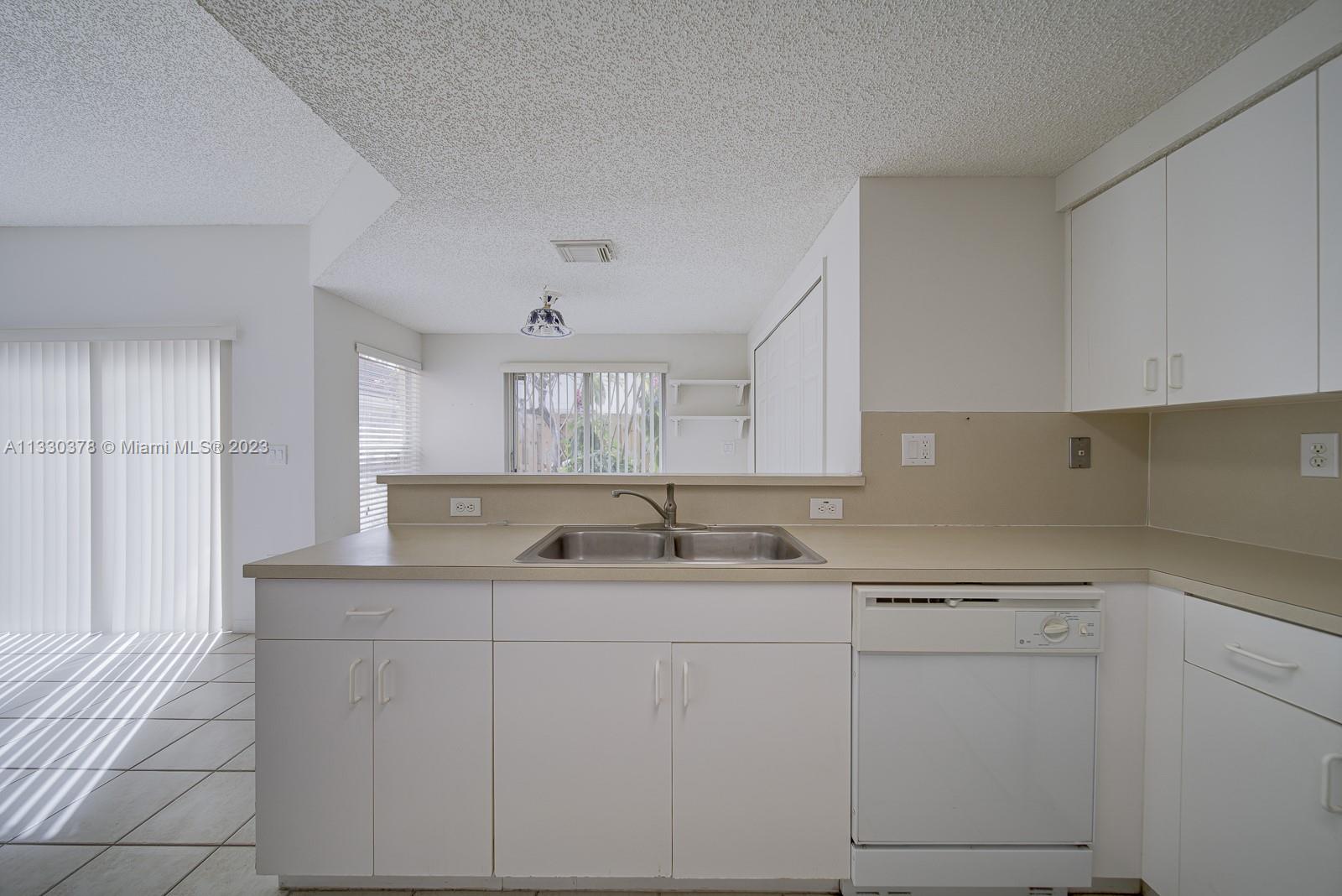LAGO MAR SOUTH 2ND ADDN - Residential