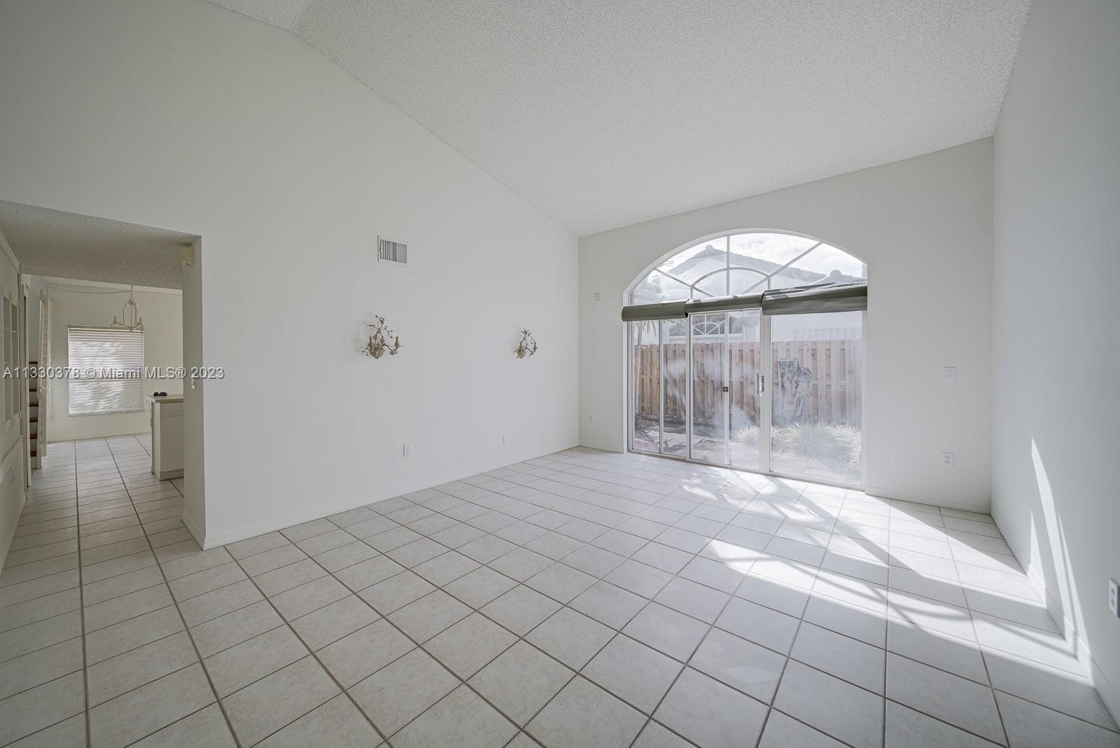 LAGO MAR SOUTH 2ND ADDN - Residential