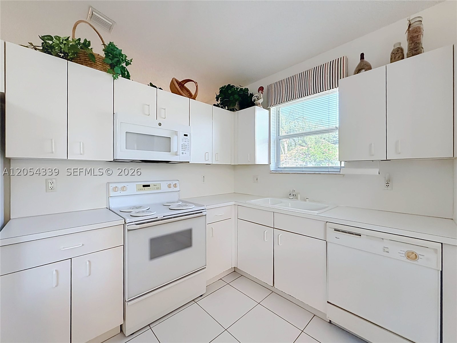 INDIAN HILLS 1 - Residential