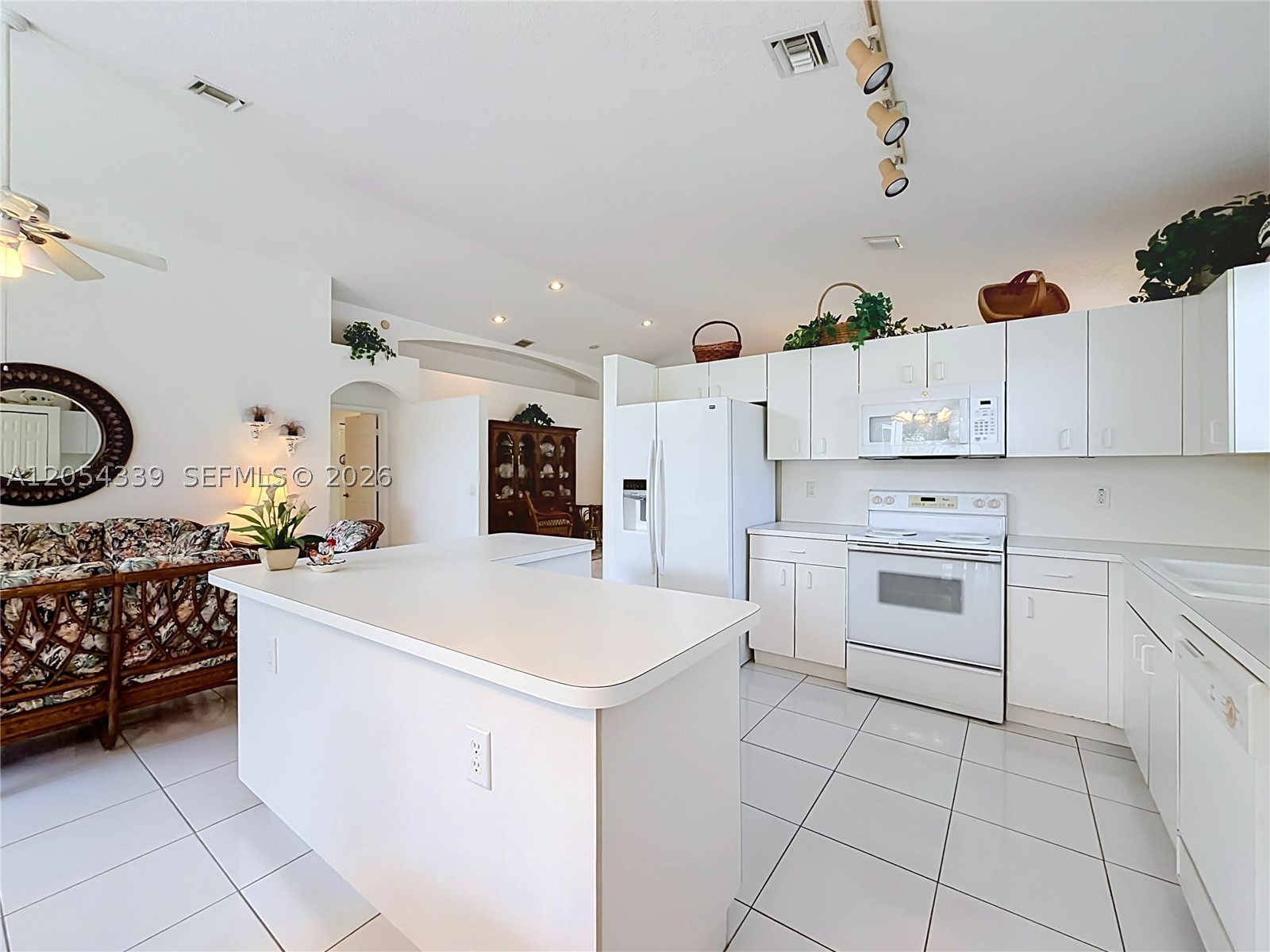 INDIAN HILLS 1 - Residential