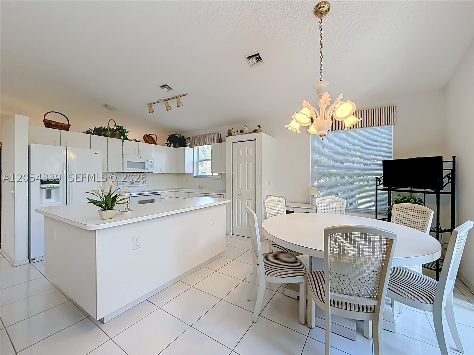 INDIAN HILLS 1 - Residential