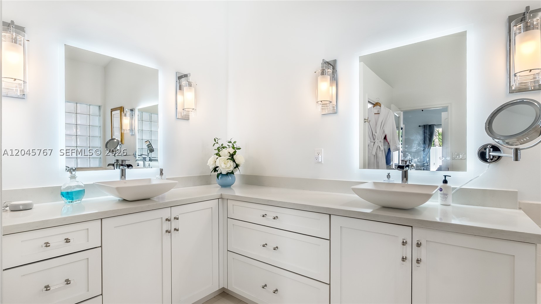 PEMBROKE SHORES - Residential