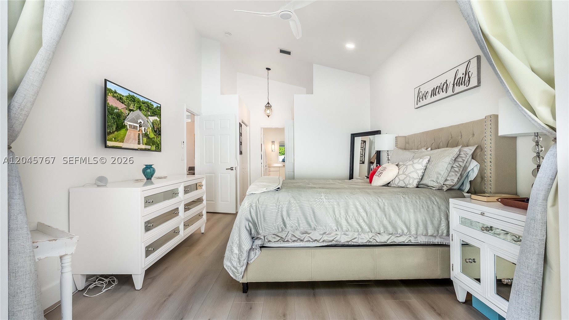 PEMBROKE SHORES - Residential
