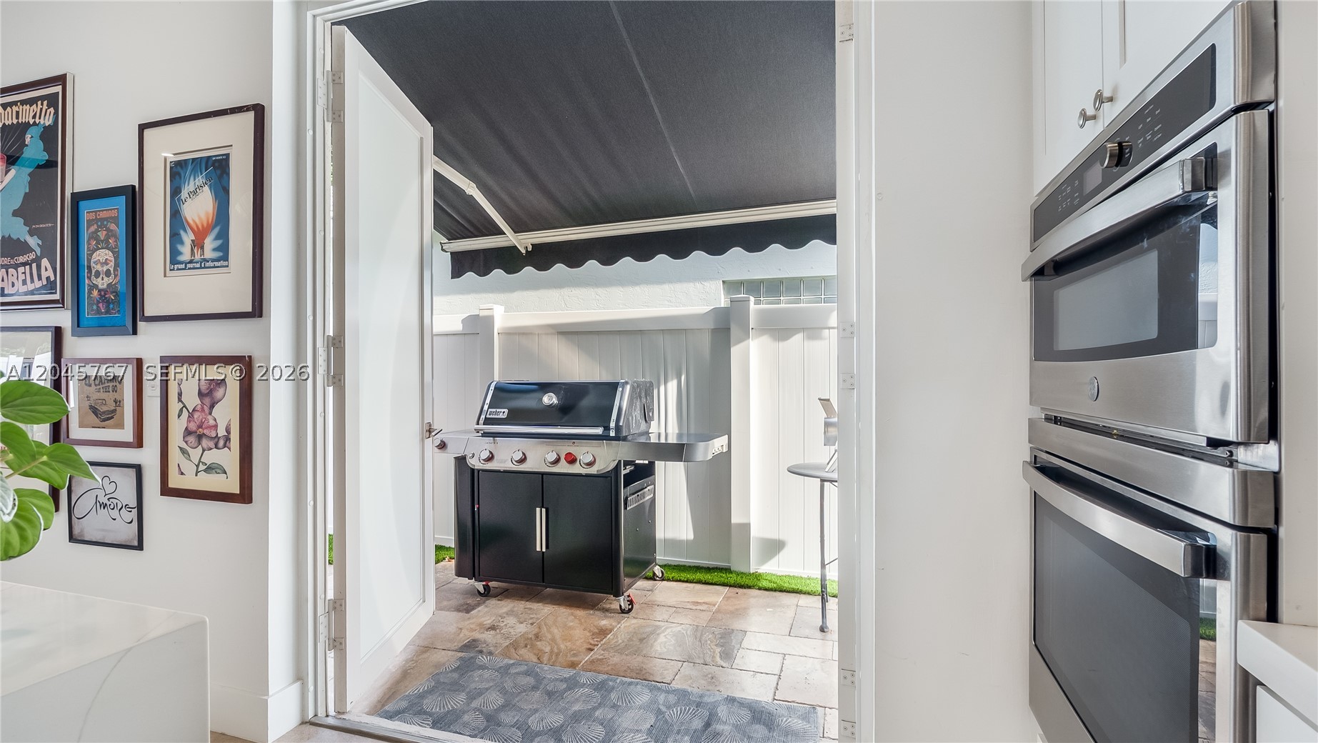 PEMBROKE SHORES - Residential