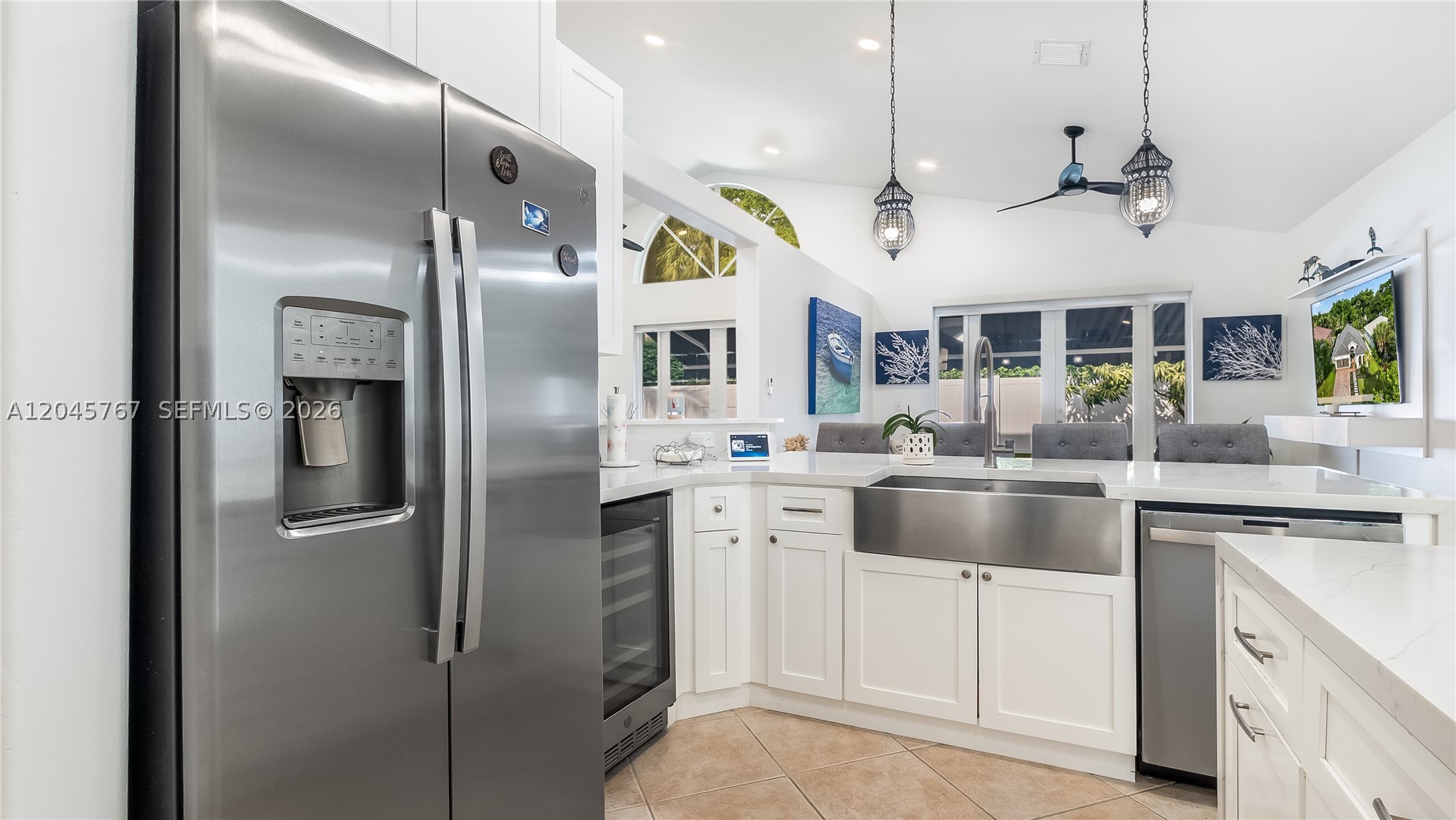 PEMBROKE SHORES - Residential