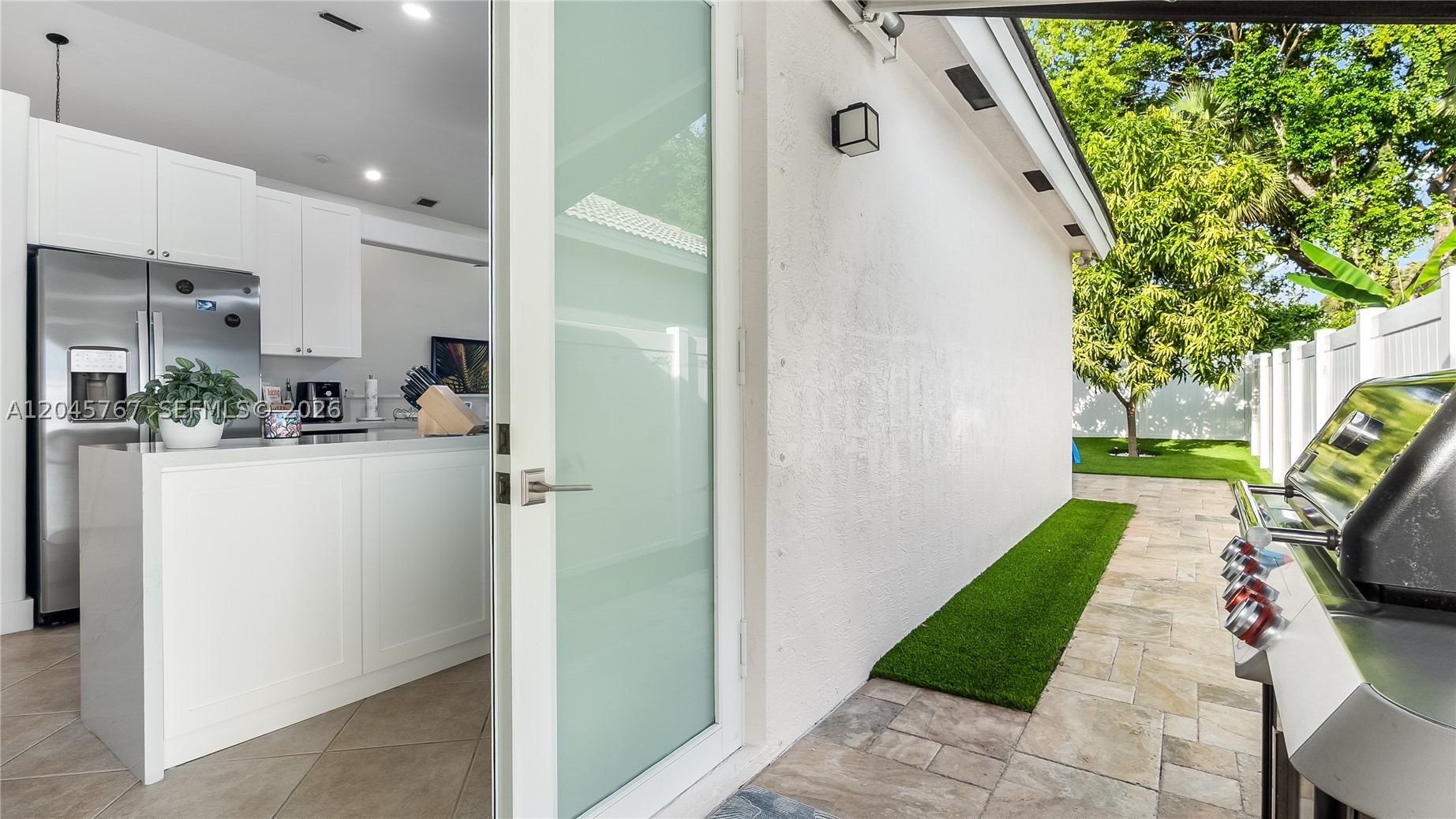 PEMBROKE SHORES - Residential