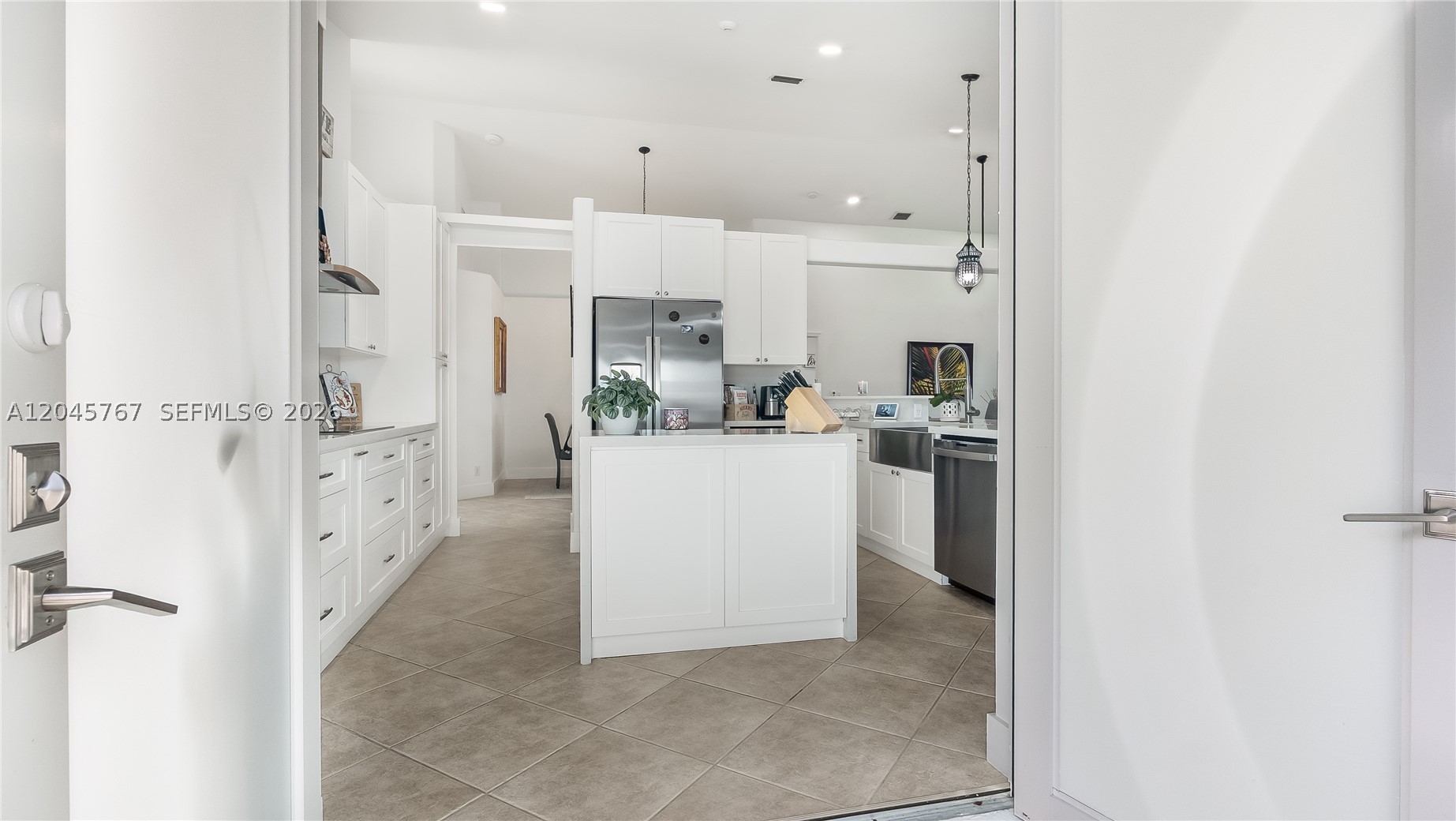 PEMBROKE SHORES - Residential