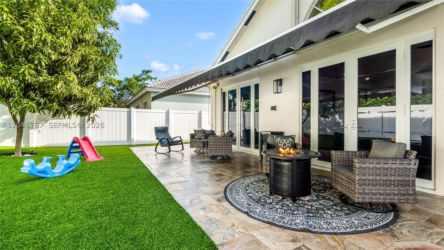 PEMBROKE SHORES - Residential