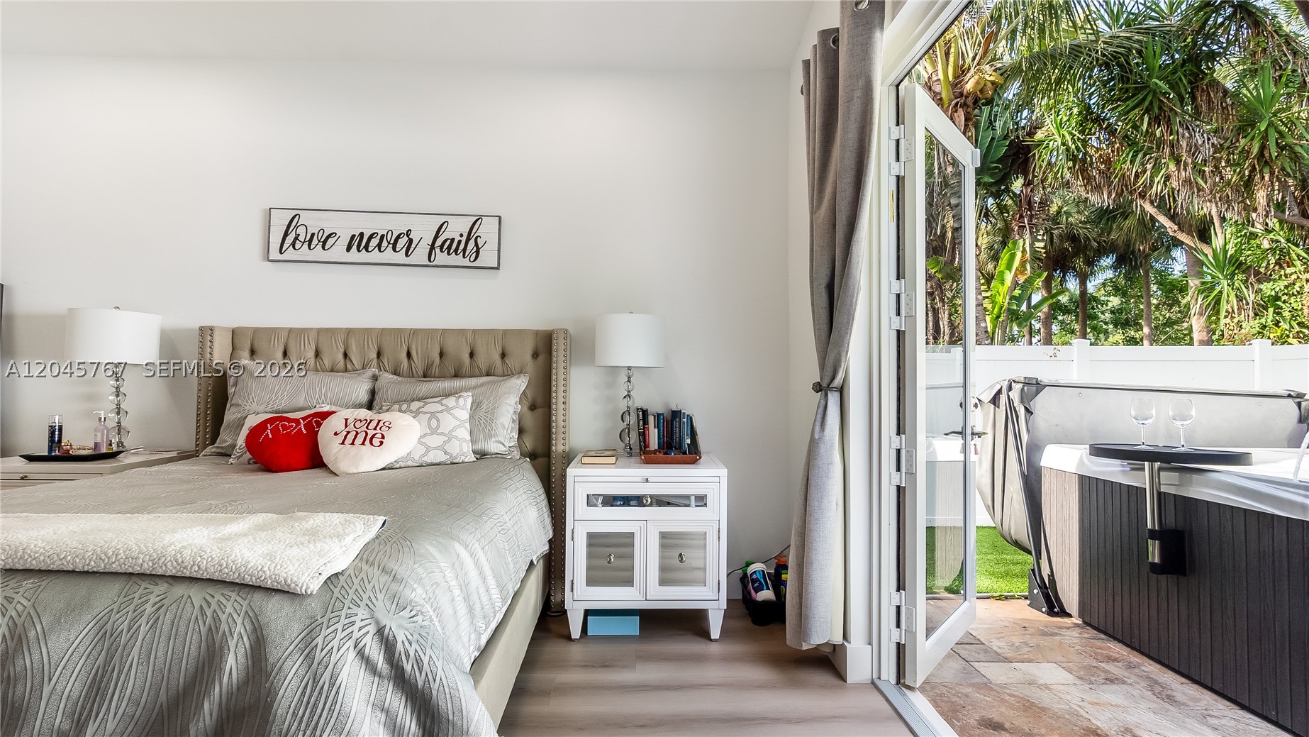 PEMBROKE SHORES - Residential