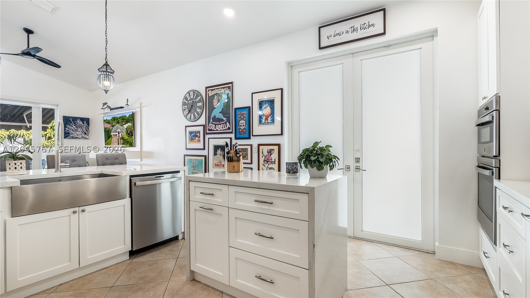 PEMBROKE SHORES - Residential