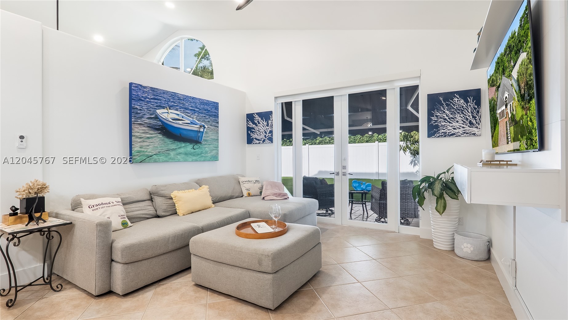 PEMBROKE SHORES - Residential