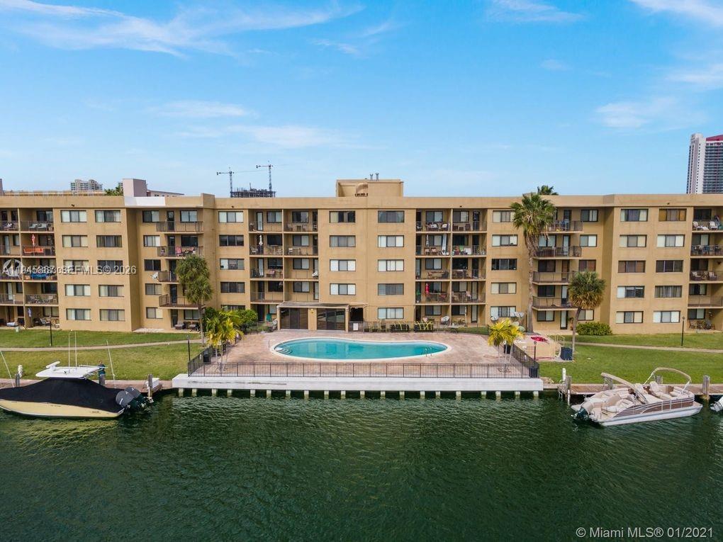 YACHT CLUB CONDO (THE) - Residential Lease