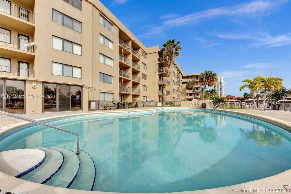 YACHT CLUB CONDO (THE) - Residential Lease