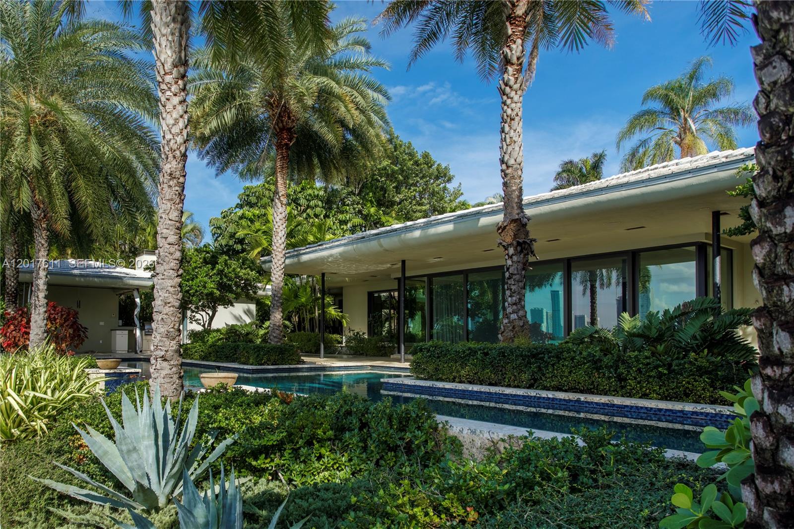 SAN MARINO ISLAND - Residential