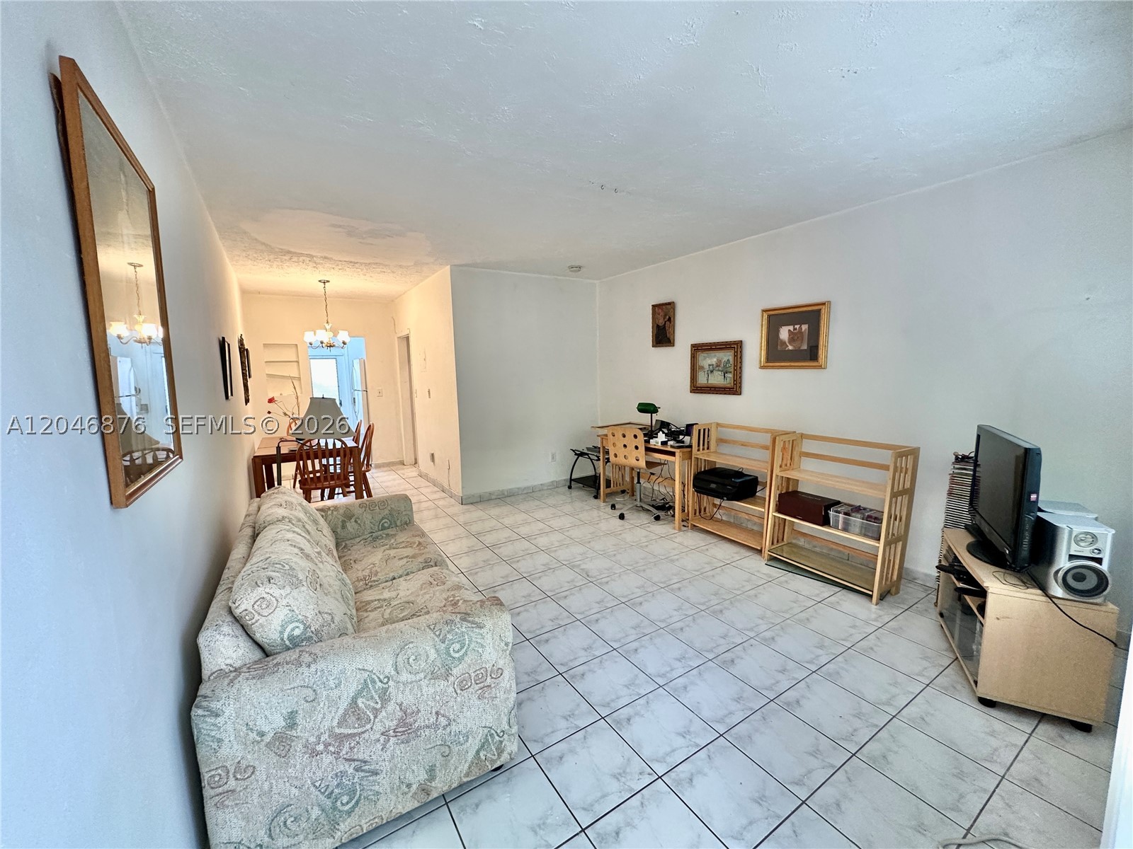 THE BEVERLY ARMS CONDO - Residential