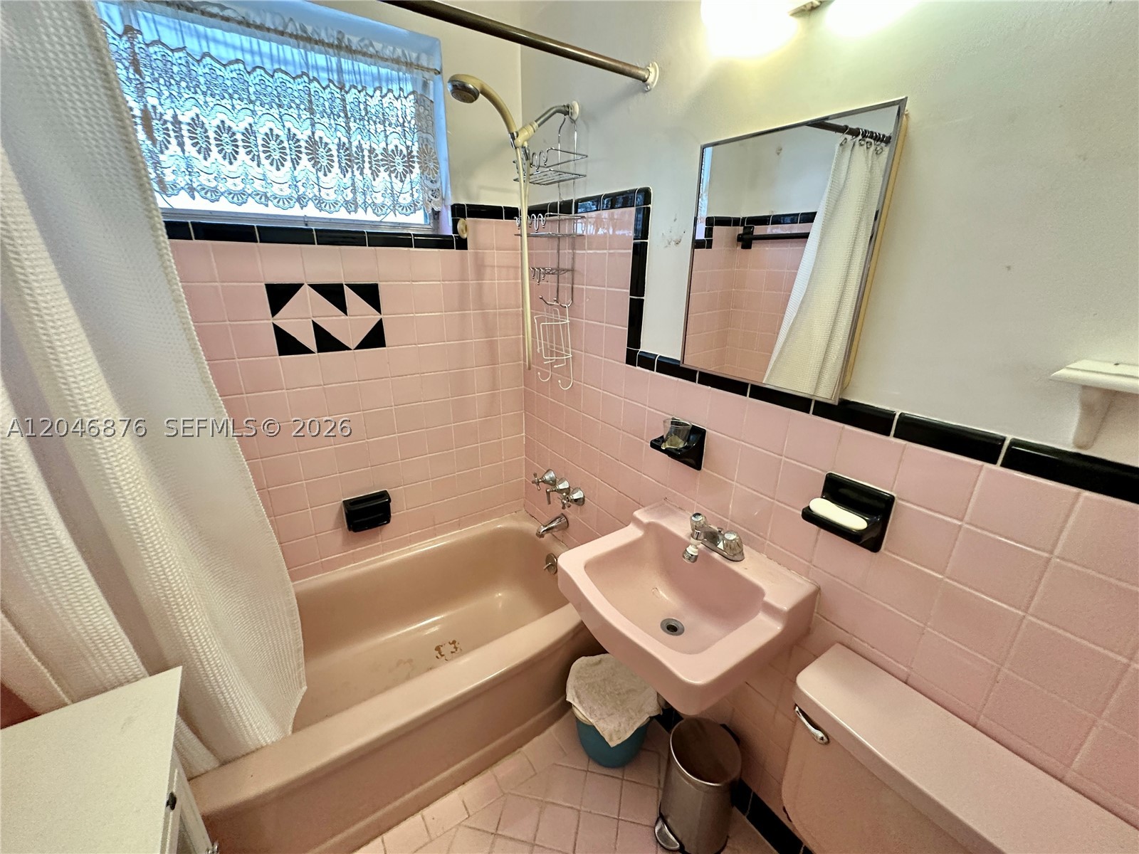 THE BEVERLY ARMS CONDO - Residential