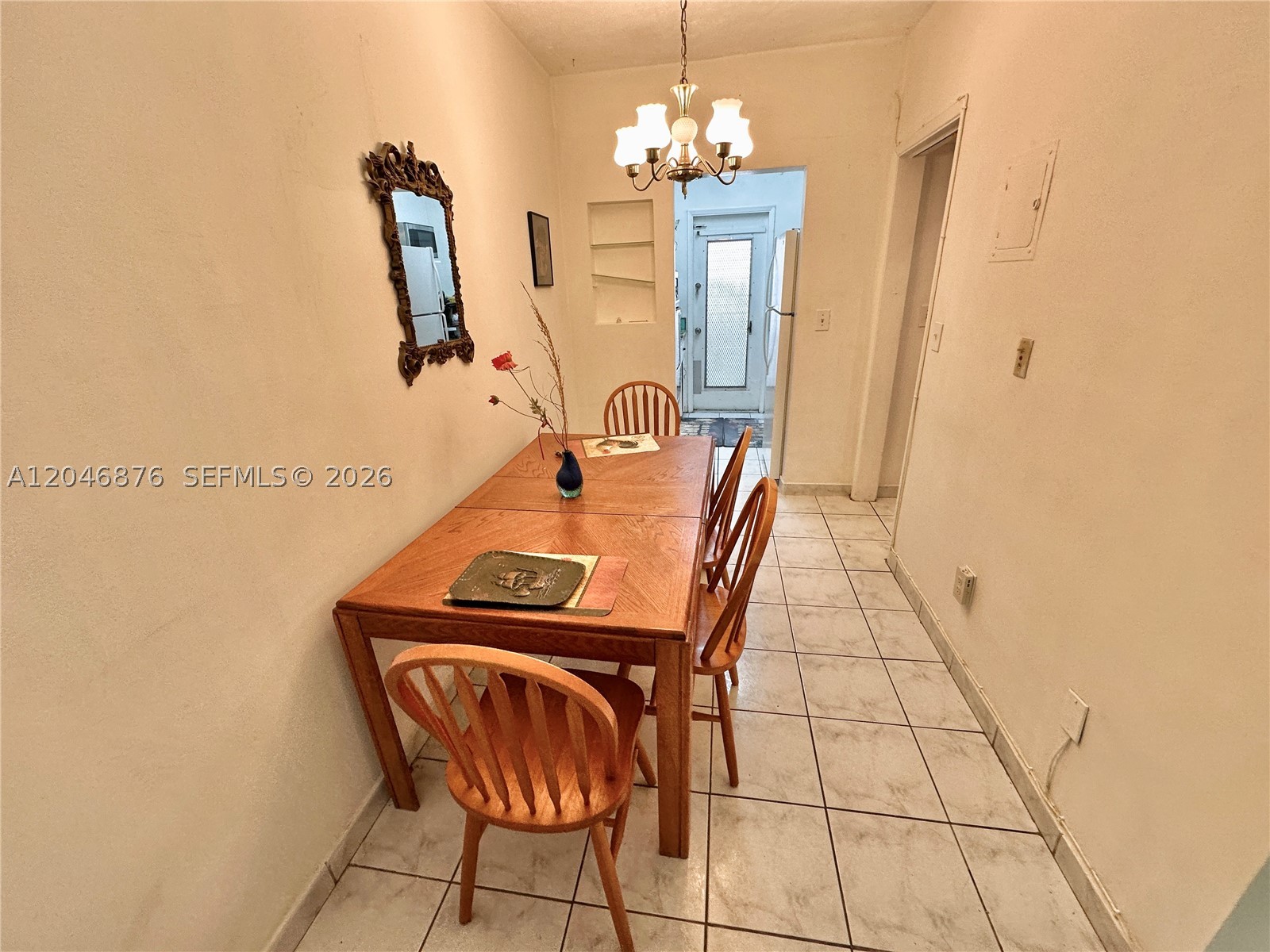 THE BEVERLY ARMS CONDO - Residential