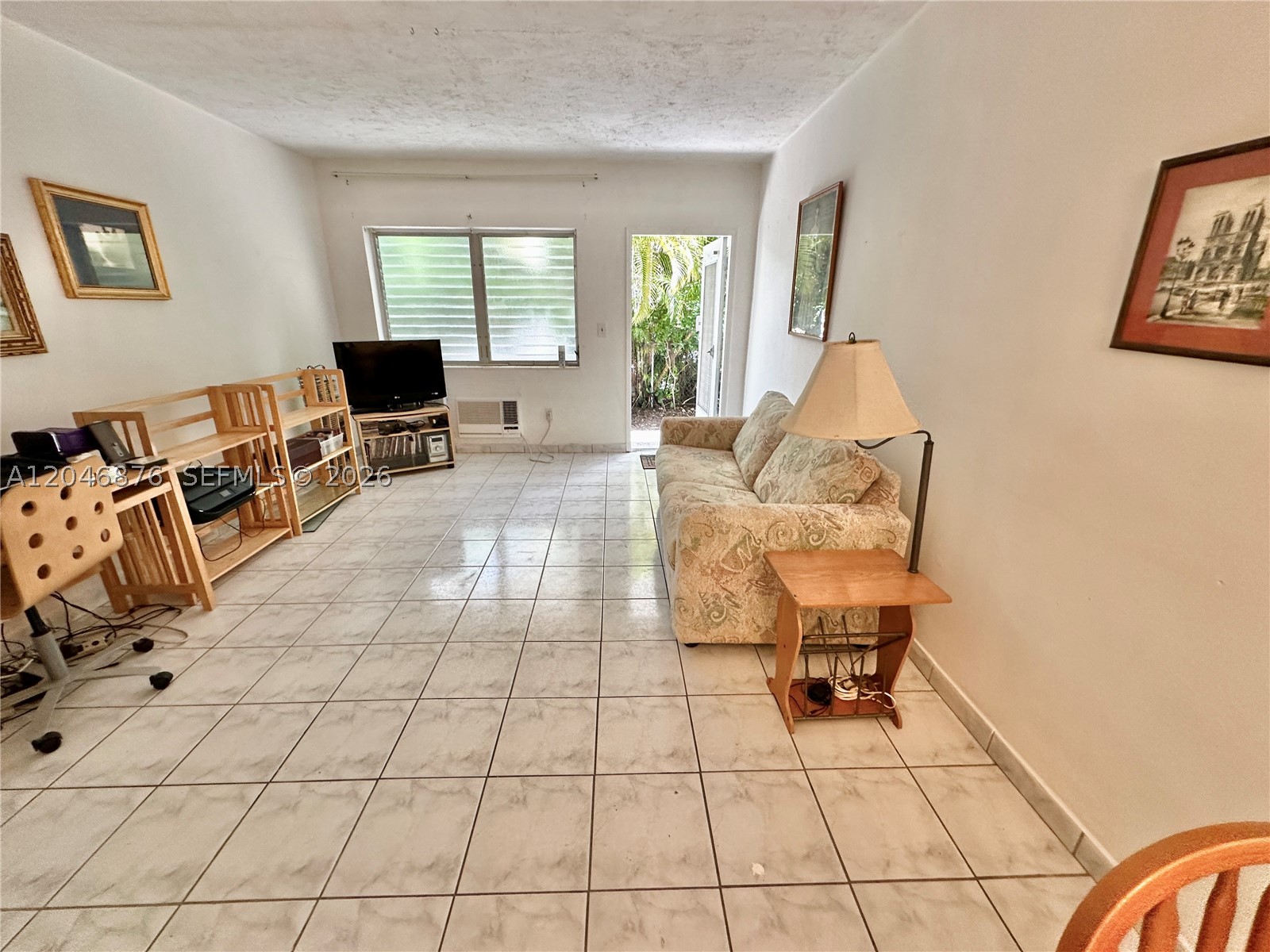 THE BEVERLY ARMS CONDO - Residential