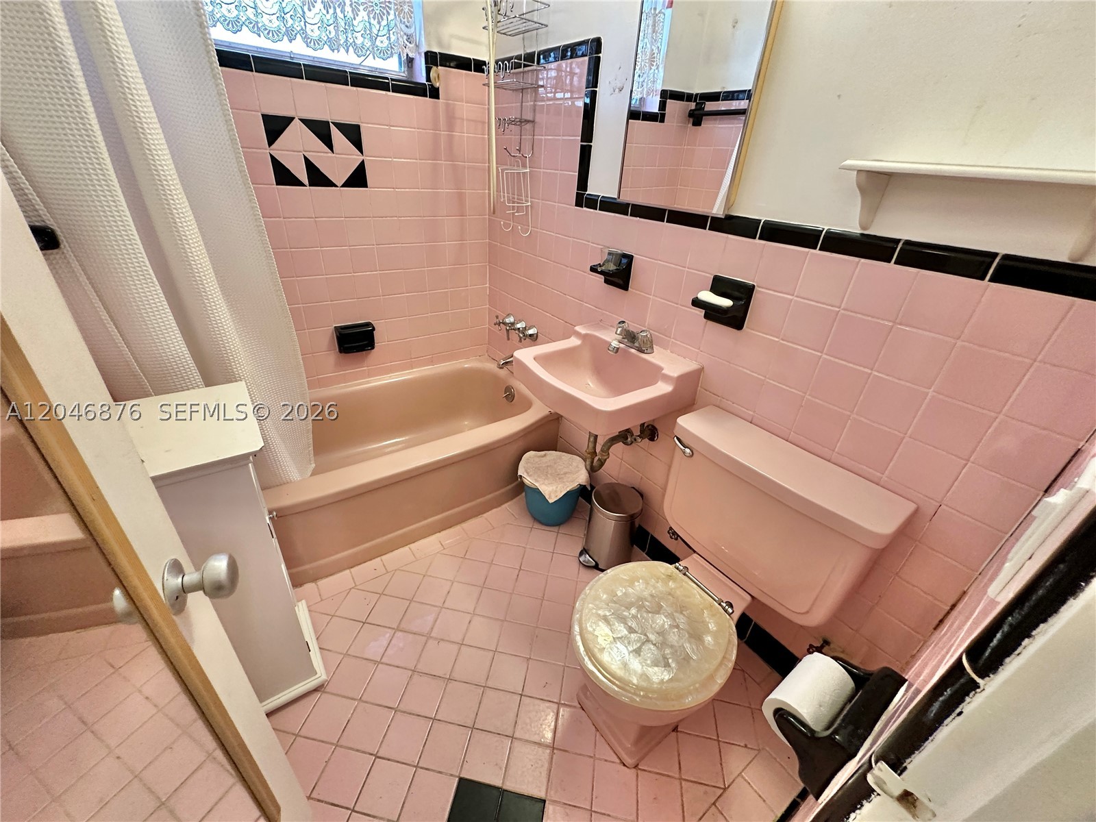 THE BEVERLY ARMS CONDO - Residential