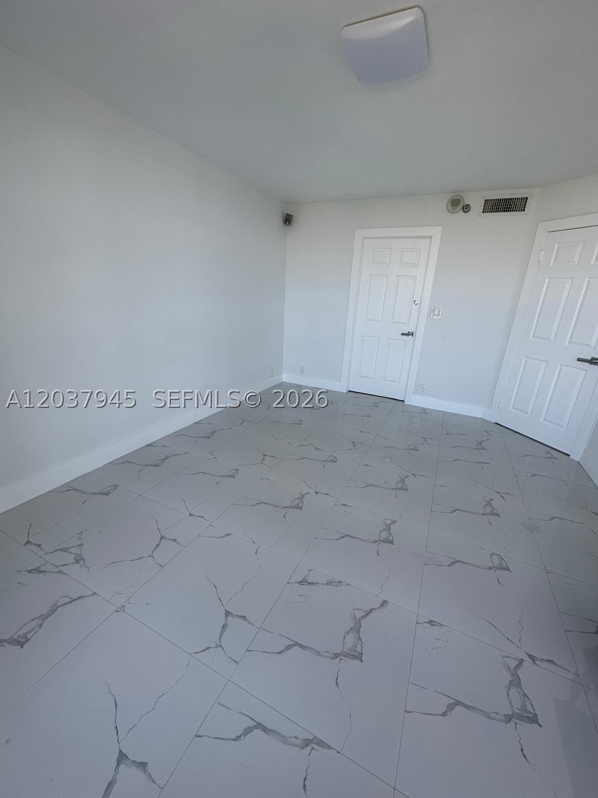 MYSTIC POINTE TOWER 500 C - Residential Lease