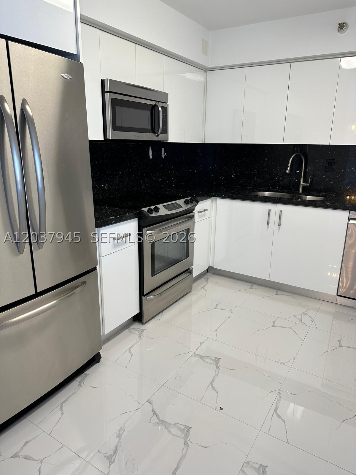 MYSTIC POINTE TOWER 500 C - Residential Lease