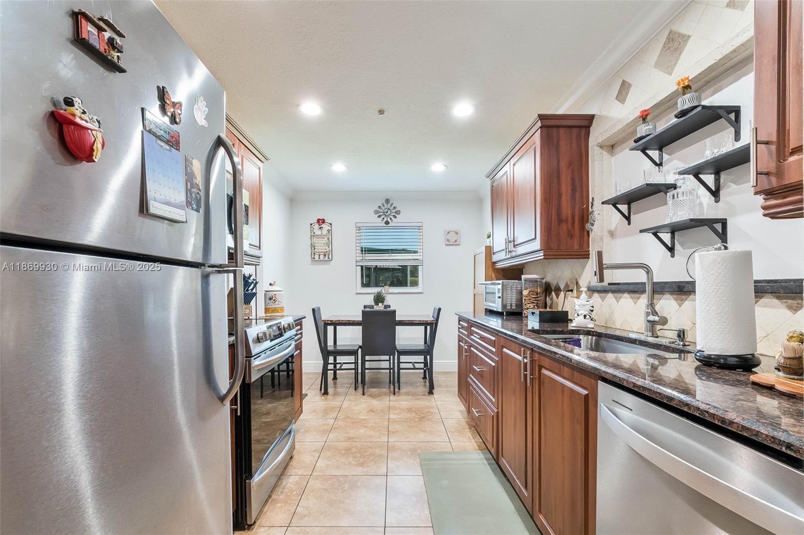 LAUDERDALE WEST 3 SEC - Residential