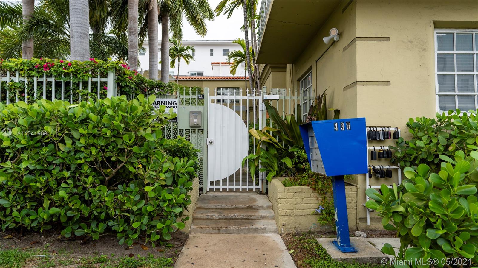 BEACHGARDENS CONDO - Residential