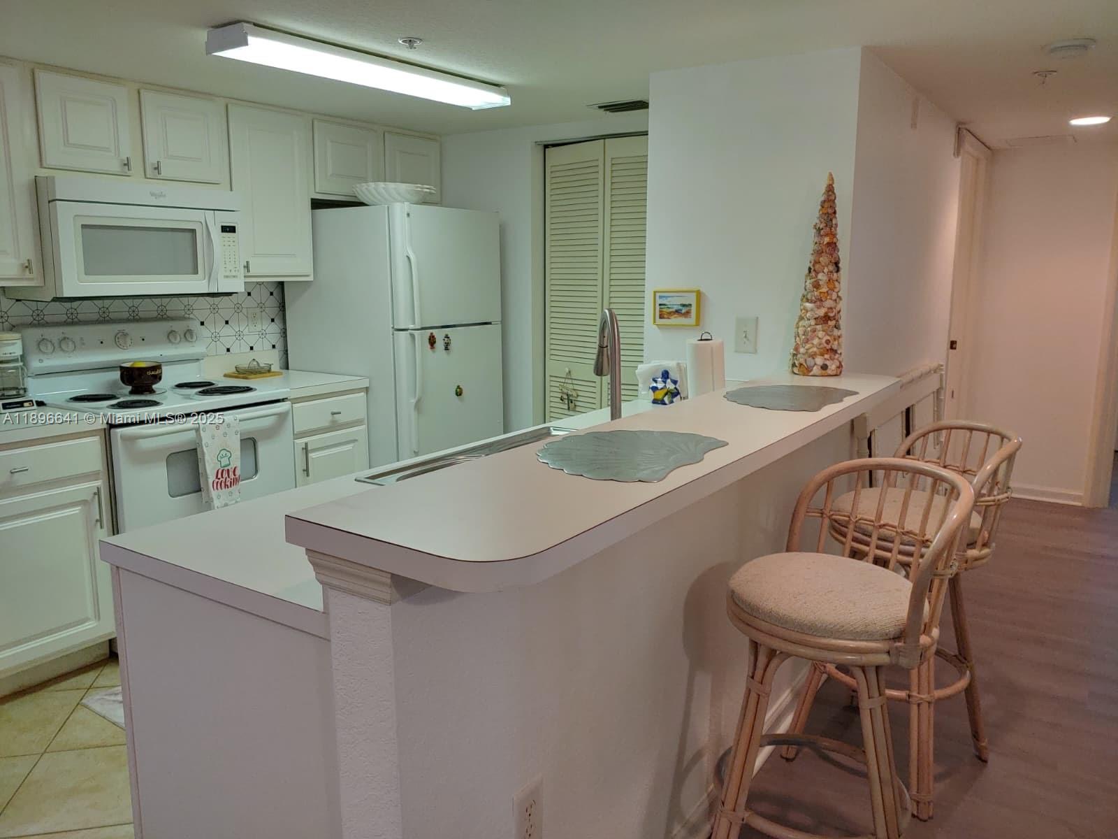 THE RESIDENCE - Residential