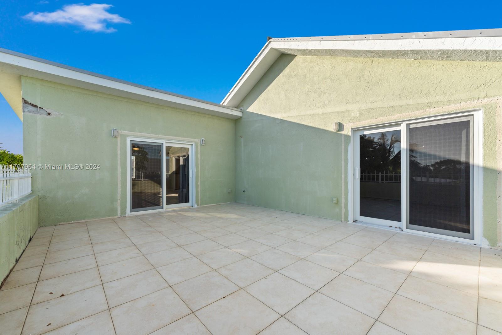 KEY LARGO BEACH - Residential Lease