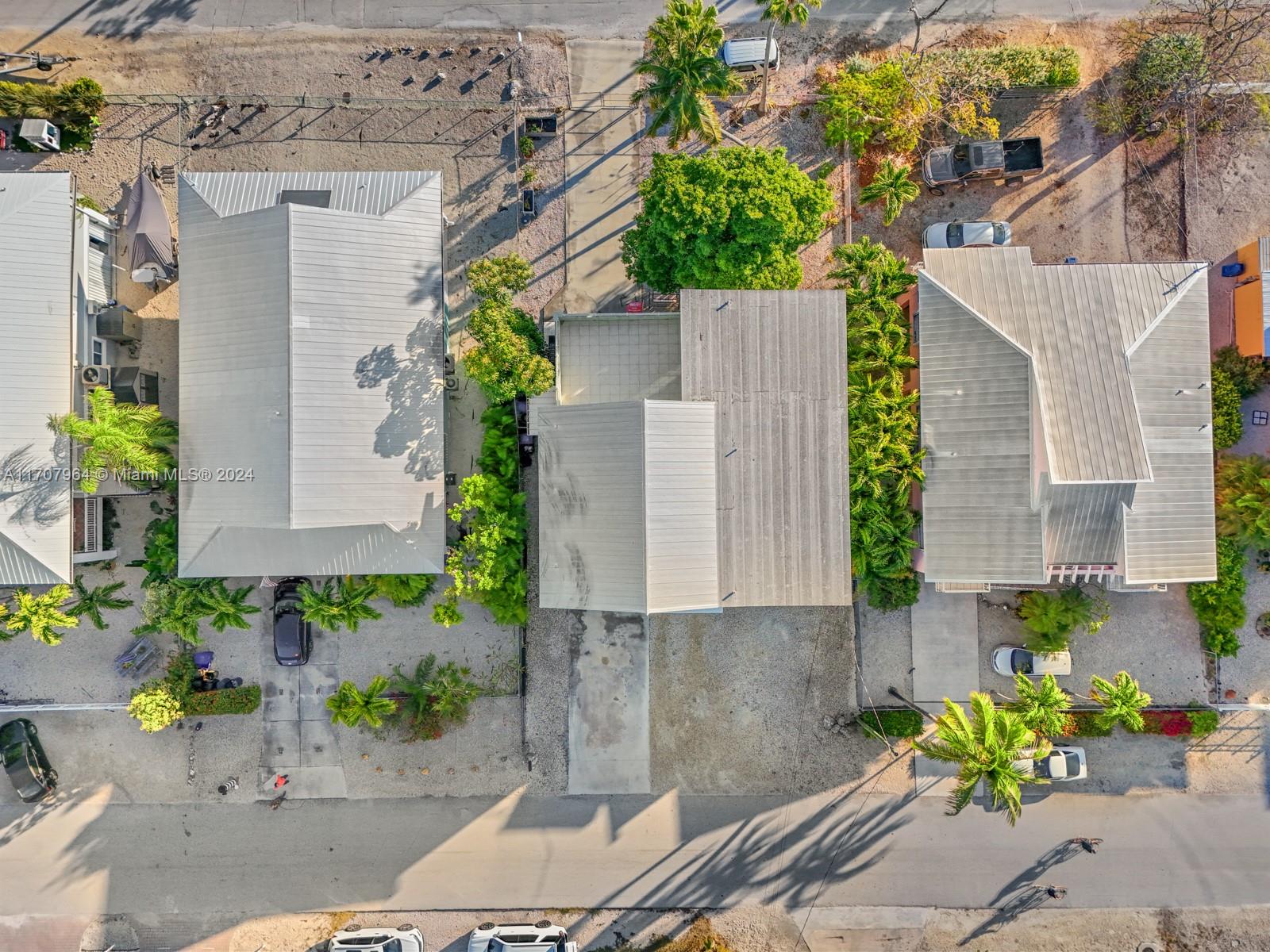 KEY LARGO BEACH - Residential Lease