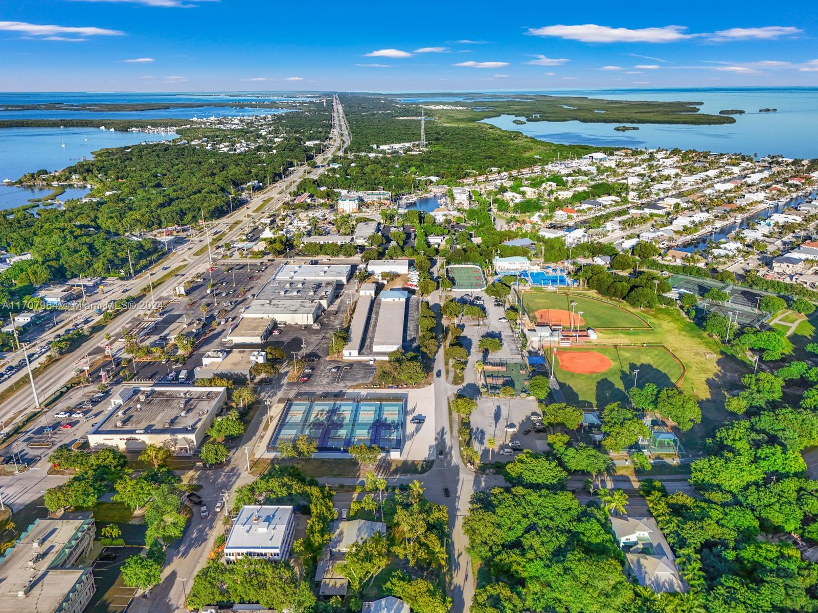 KEY LARGO BEACH - Residential Lease